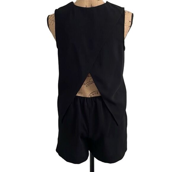 EUC! Club Monaco Sleeveless Black Flirty Open Back Romper - Size 0 - Picture 7 of 12